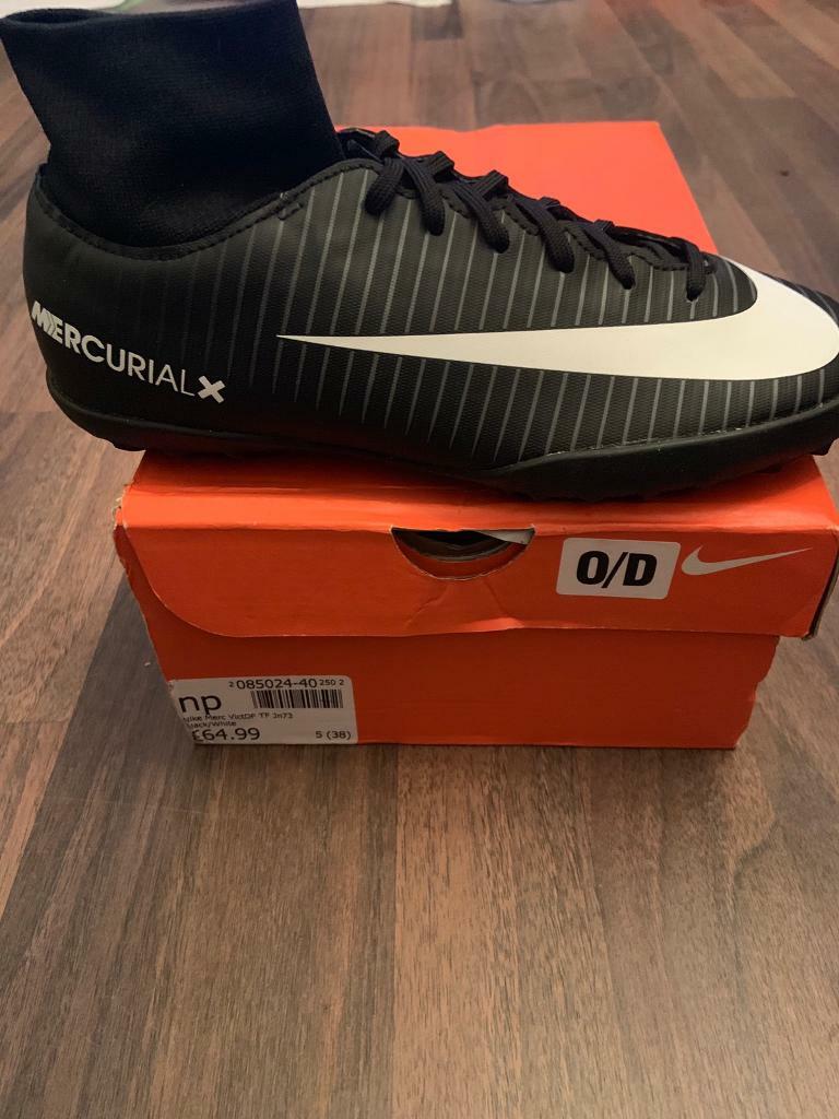 Boys Nike Mercurial football boots 5 | in Aberdeen | Gumtree Boys Nike Mercurial football boots 5 | in Aberdeen | Gumtree