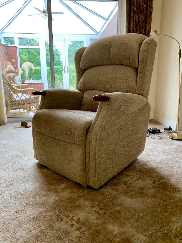 HSL Linton Grande rise and recline electric chair in Sutton Coldfield, West Midlands Gumtree
