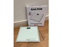 Electric weight scale(moving sale)