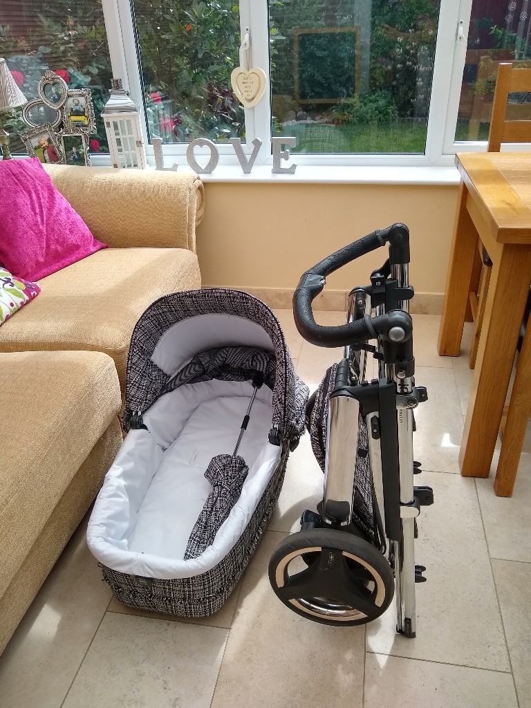 Pram for sale in Hull, East Yorkshire Gumtree