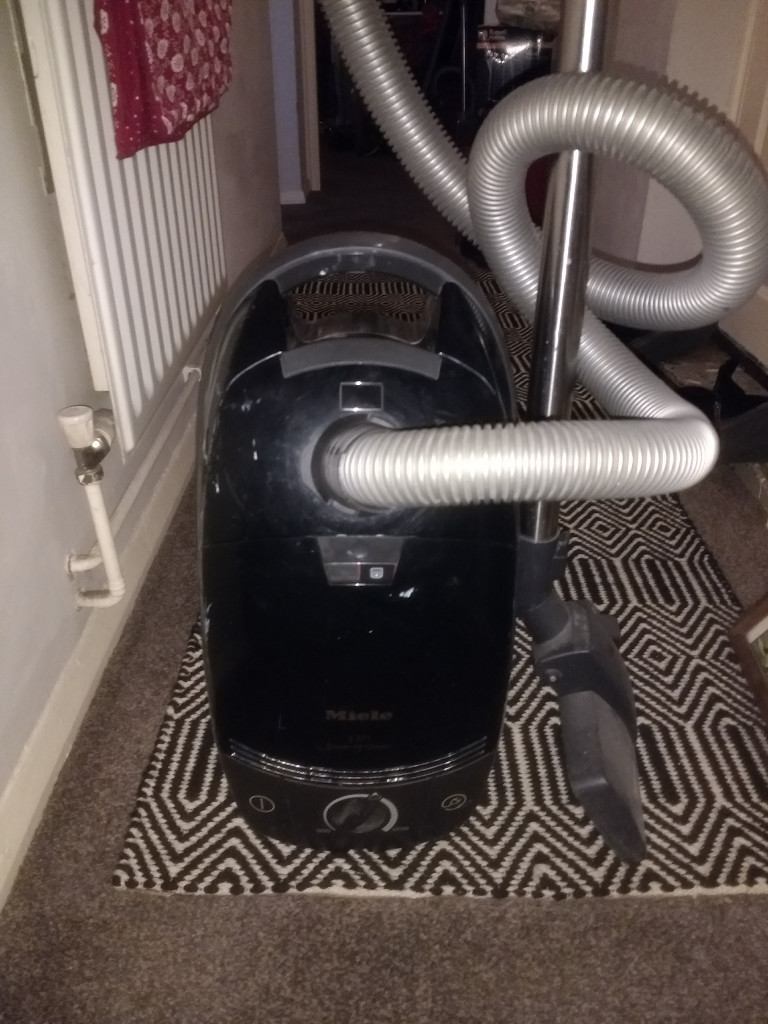 MIELE S571 VACUUM CLEANER (BLACK) in Victoria, London Gumtree