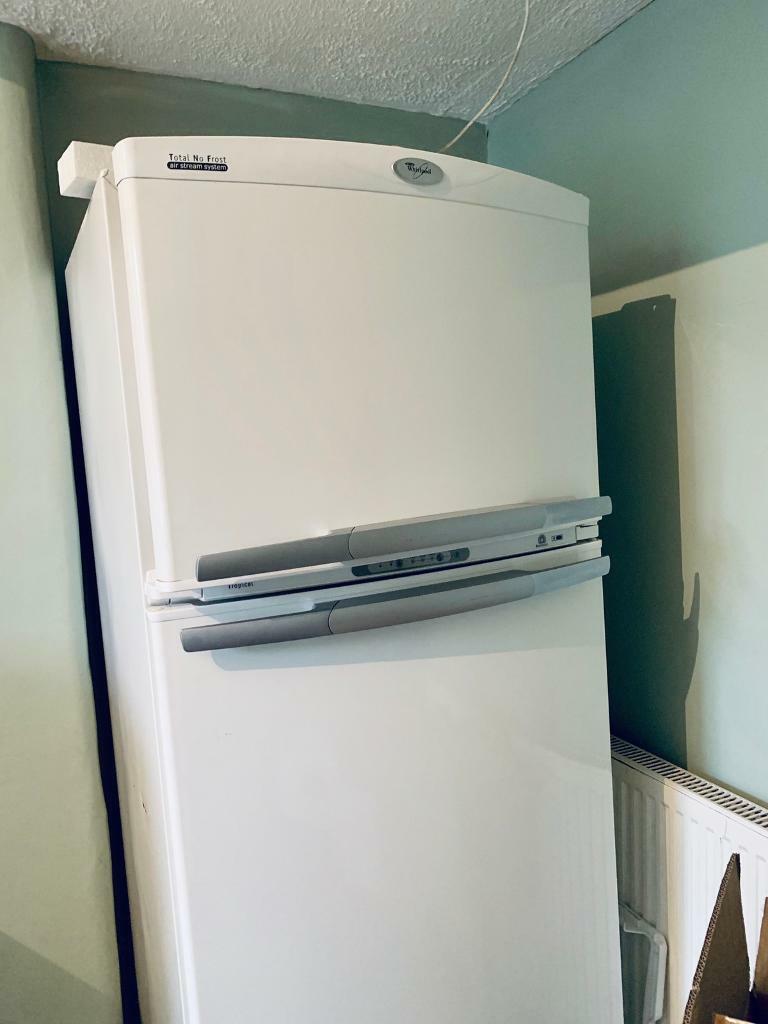 Whirlpool fridge freezer fully working good condition in Southside