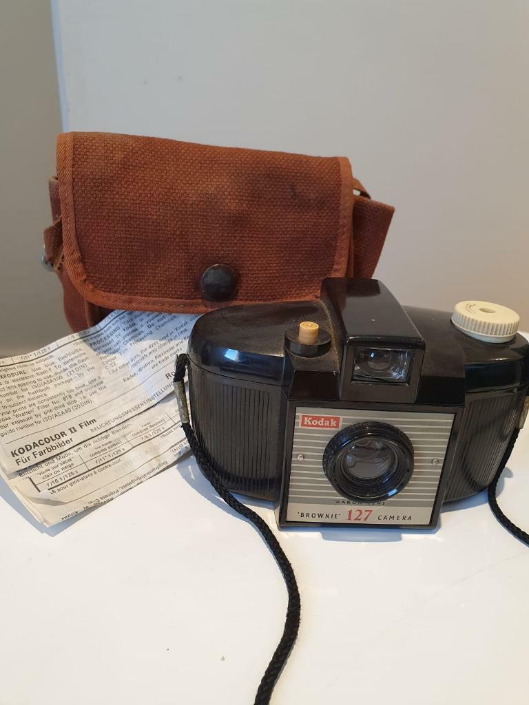 Antique Vintage Kodak Brownie 127 1950s Camera Dakon Lens & Case Film