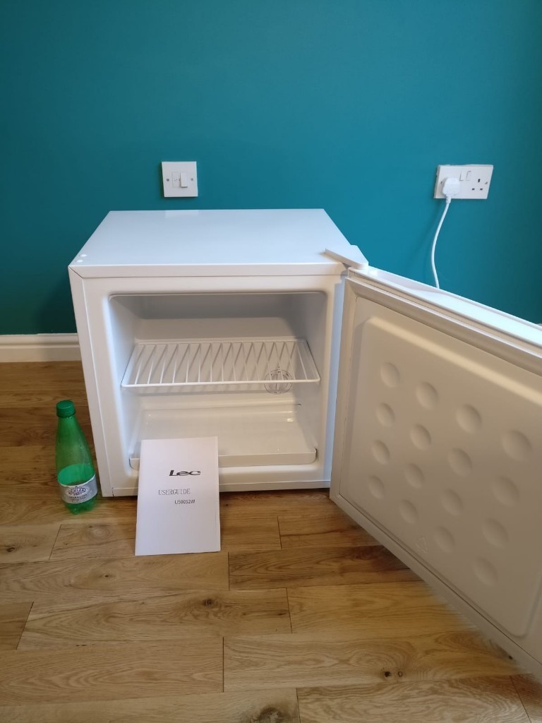 LEC Table Top Mini Freezer U50052W (49.2 x 47.2 x 45 cm) A+ Excellent
