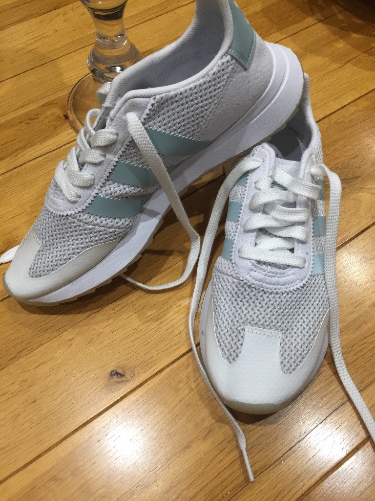 adidas trainers size 7 adidas trainers size 7