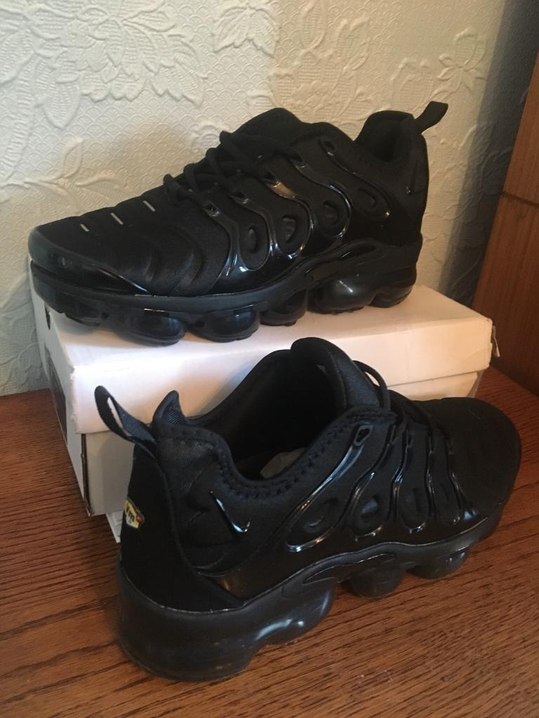 vapormax tns black and white