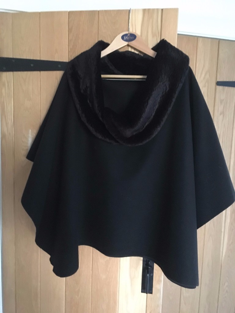 Moncler Capes & Ponchos granate Moncler Capes & Ponchos granate