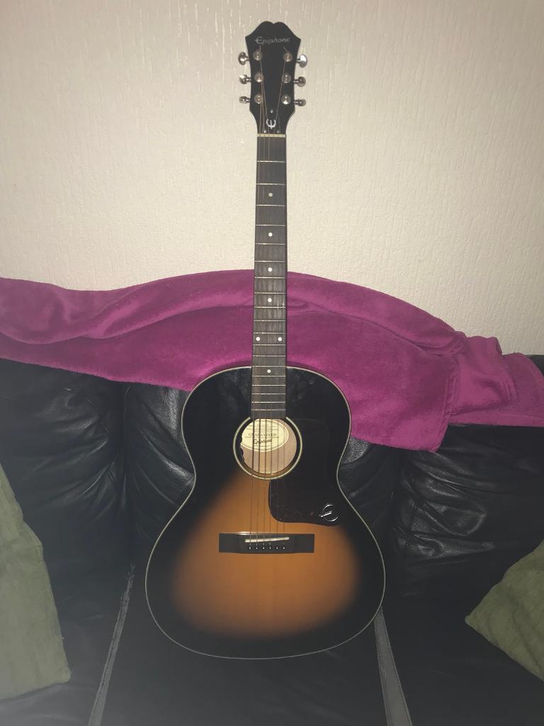 Epiphone EL00 vs semi acoustic guitar in Belfast City Centre