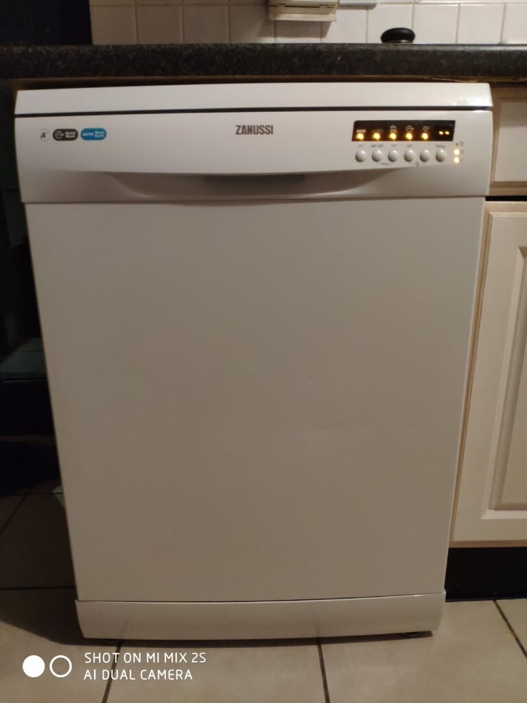 Zanussi dishwasher functioning and in good condition in Stonehouse