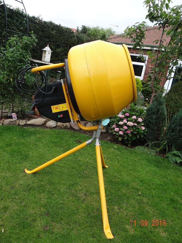 Belle Group Mastermix Junior MC110 Cement Mixer Only Used Once