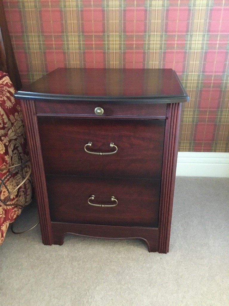 2 Mahogany bedside in Kirkliston, Edinburgh Gumtree