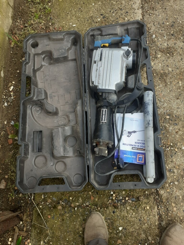 Heavy duty 1700w concrete breaker. (Workzone by Aldi's) in Bury St
