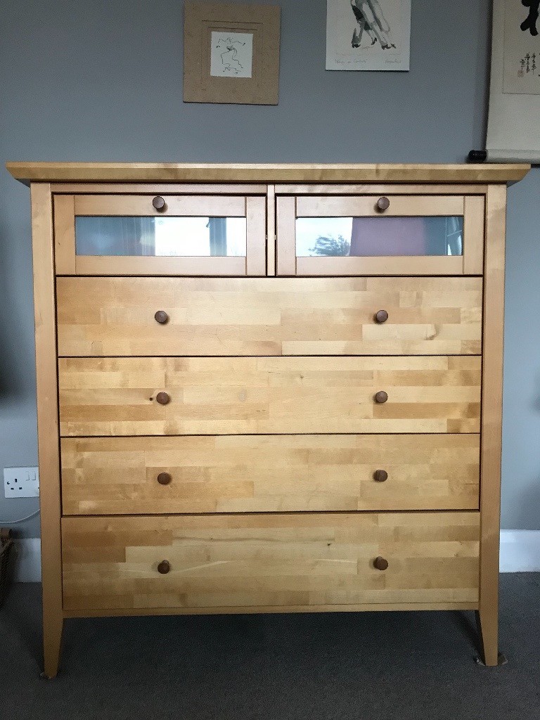 Chest of drawers and 2 matching bedside tables in Woking, Surrey