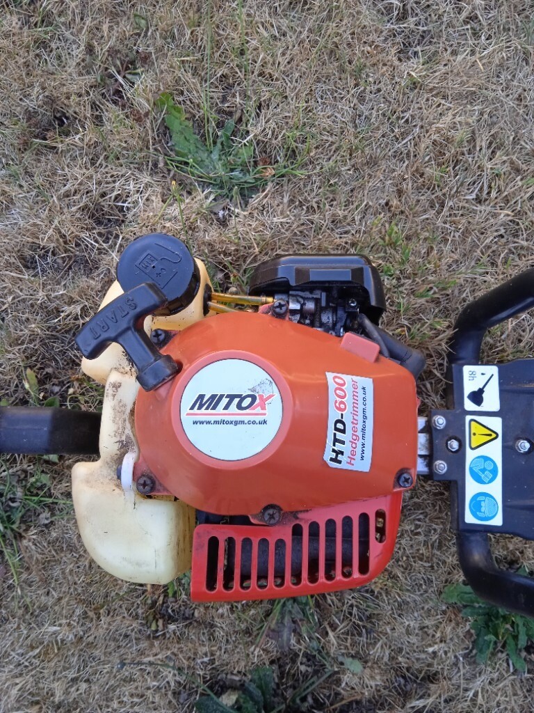 PETROL HEDGE TRIMMER MITOX HTD600 in Bury St Edmunds, Suffolk