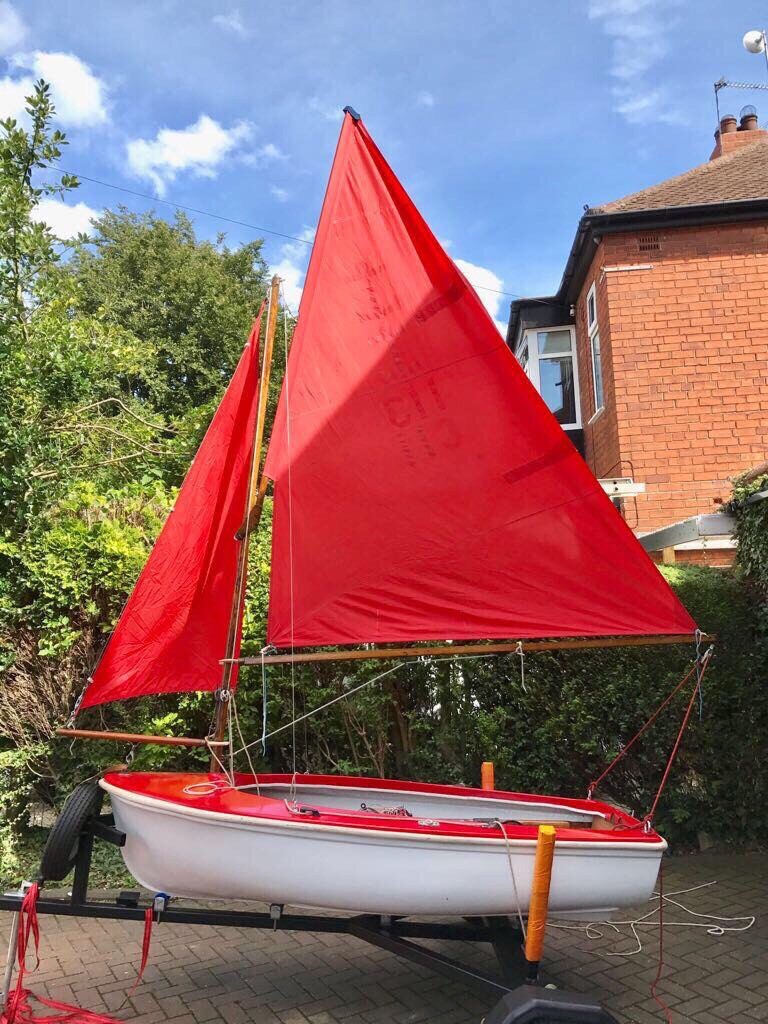 Fibrocell Seagull sailing Dinghy Mk 2 & Trailer with lighting board