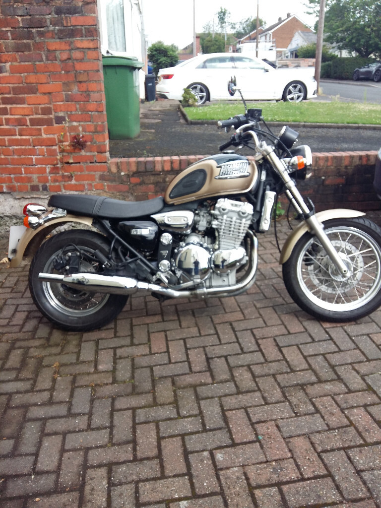 triumph thunderbird 900 oil type