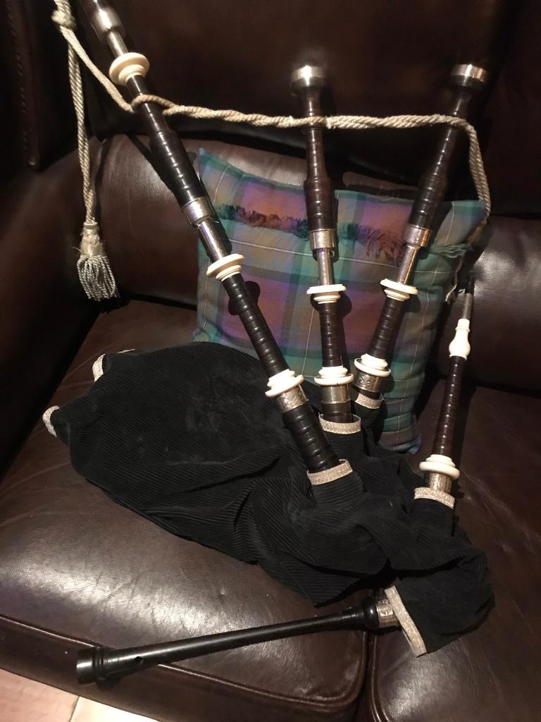 Bagpipes in Killin, Stirling Gumtree
