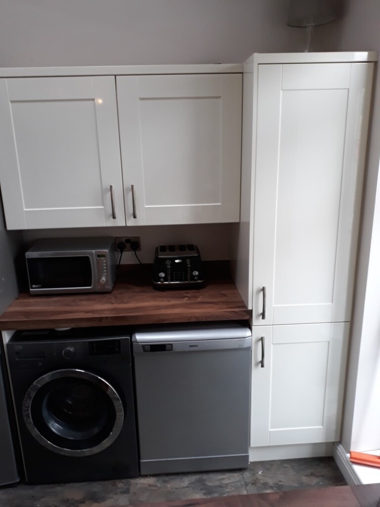 Wren cream high gloss kitchen cabinets | in Ferryhill, County Durham