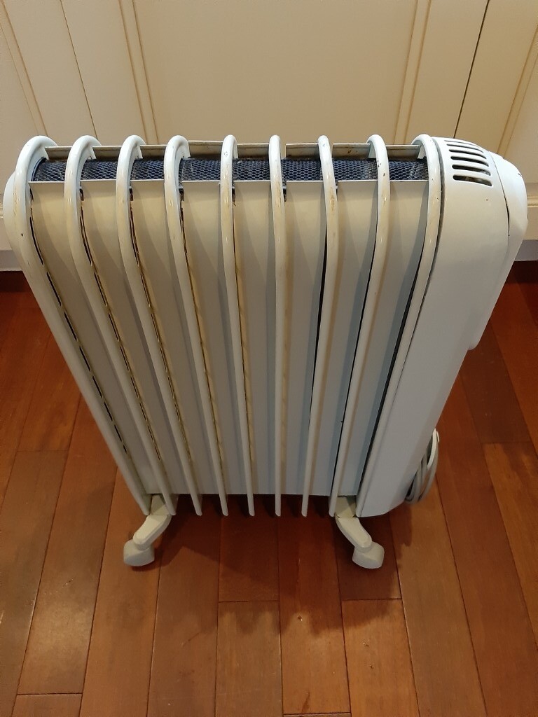 Delonghi 2kw oilfilled radiator in Coatbridge, North Lanarkshire