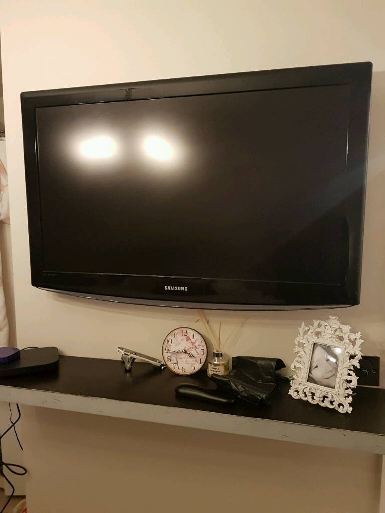 Samsung 40  inch  plasma TV  in Enderby Leicestershire 