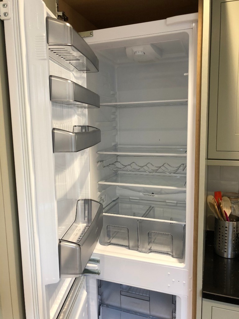 lamona 50 50 integrated frost free fridge freezer