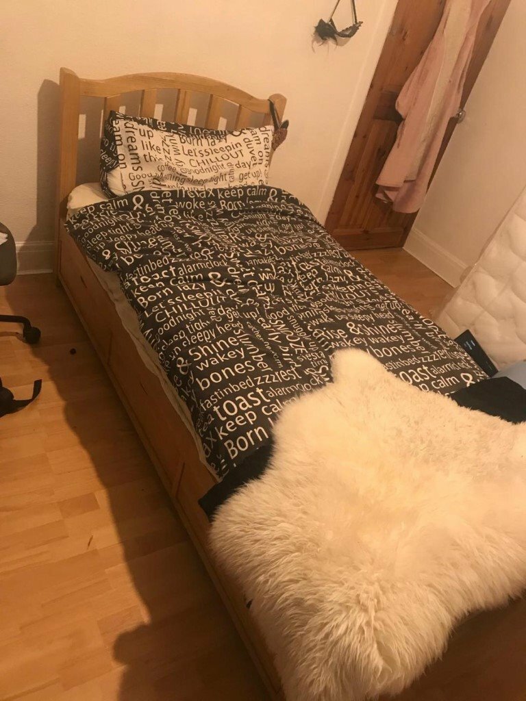 A GREAT QUALITY BENSONS FOR BEDS OAK SINGLE BED WITH 3 DRAW STORAGE