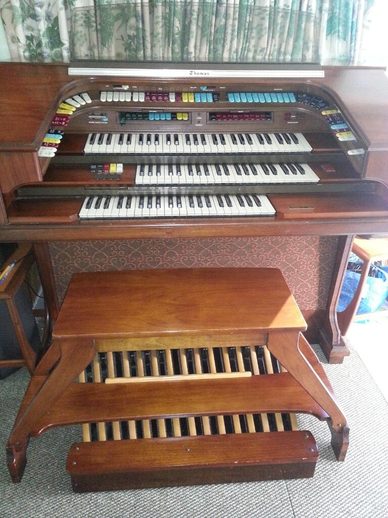 Thomas Trianon 6820 Organ and bench in Gillingham, Kent Gumtree