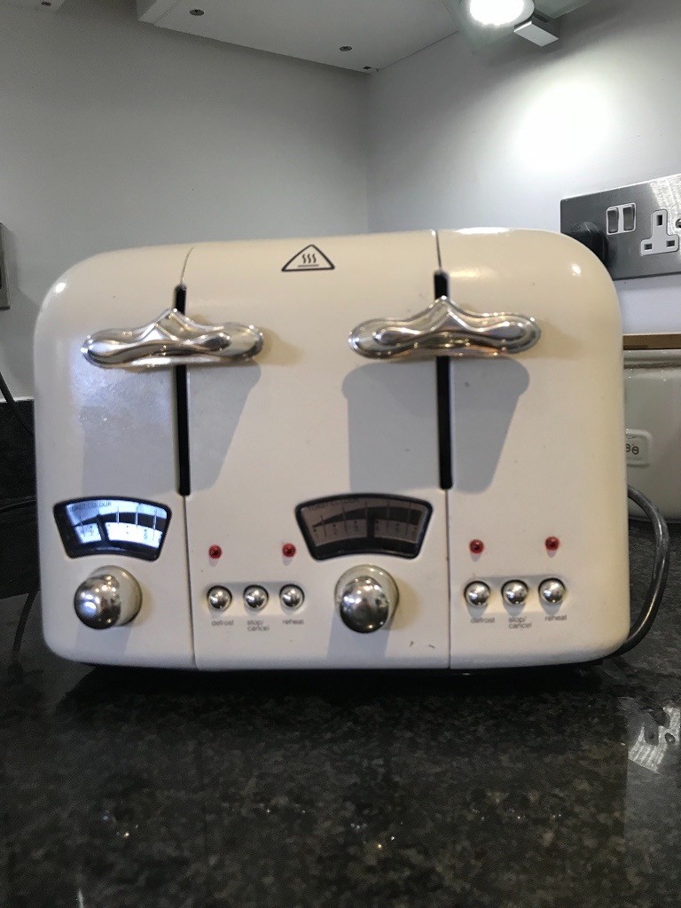 Delonghi toaster for sale in Windsor, Berkshire Gumtree