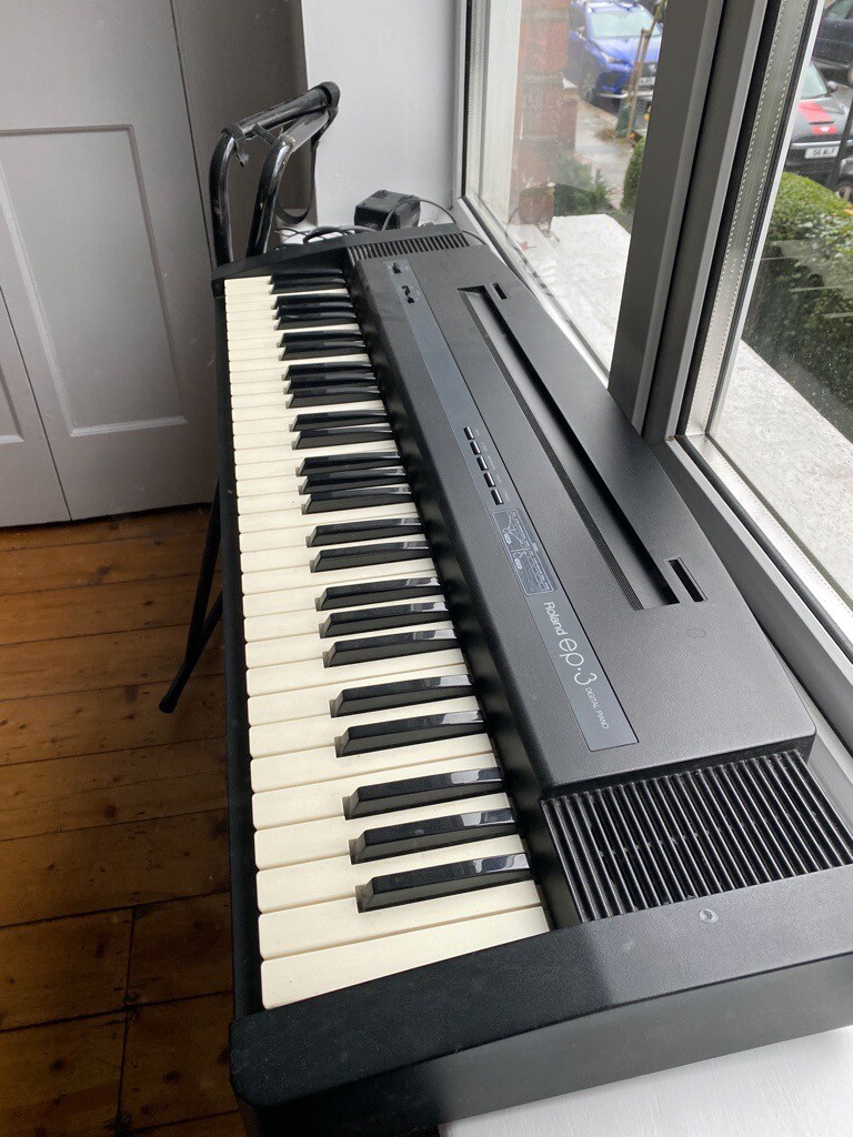 Roland EP3 Digital Piano / keyboard incl stand & power adaptor