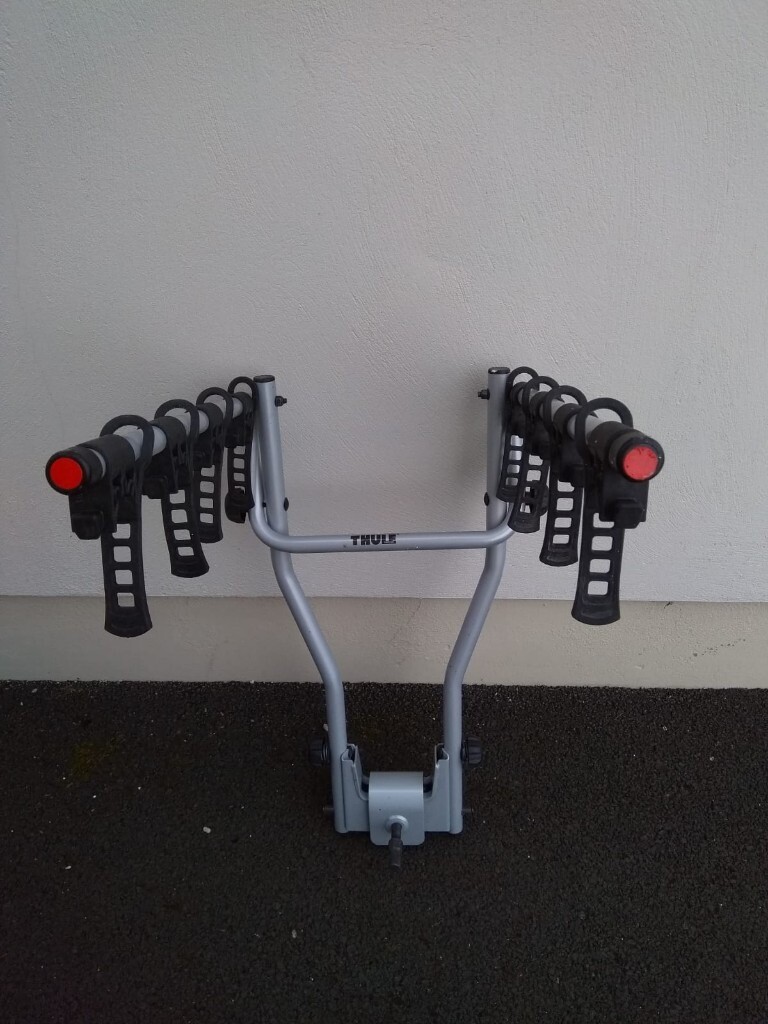 Thule Hangon 4 Bike Rack & Portable Rear light Board in Portstewart
