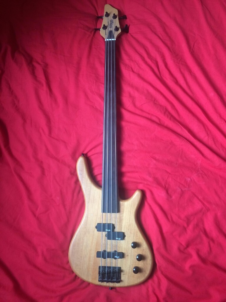 Stagg BC 300 FL fretless fusion bass in Brighton, East Sussex Gumtree