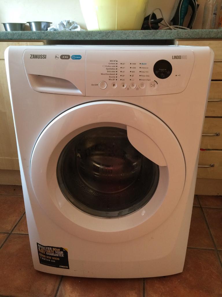 Zanussi Lindo 300 Washing Machine, 9 kg in Lisburn Road, Belfast