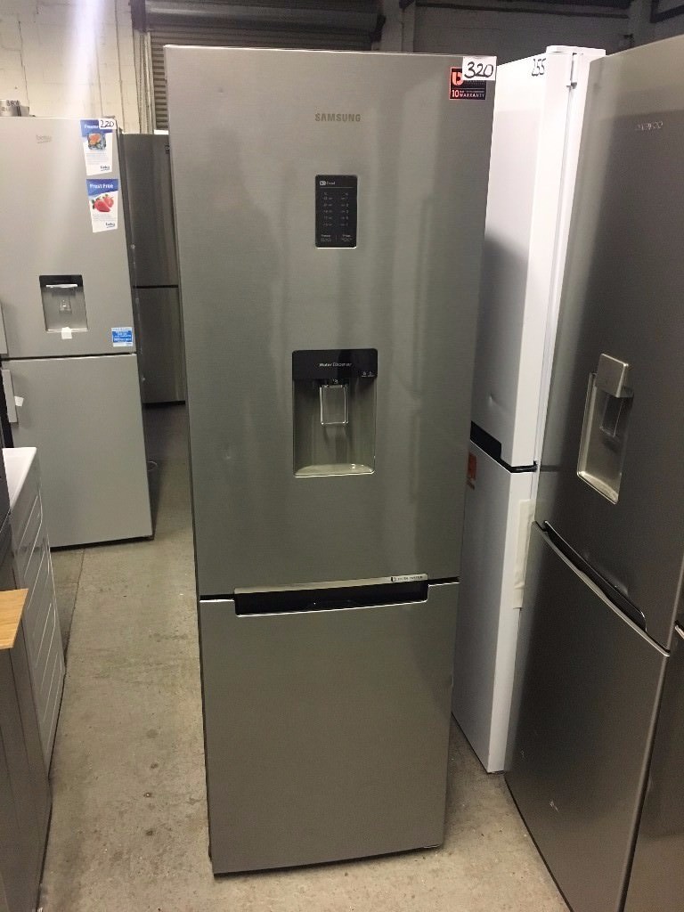 Samsung RB31FDRNDSA 60cm Frost Free Fridge Freezer in Graphite in