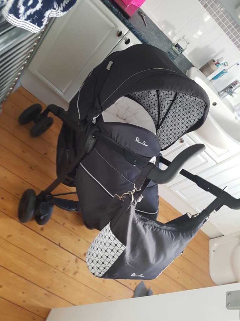 Silver Cross Travel System Pram / buggy / car seat / carry cot in Kidlington, Oxfordshire