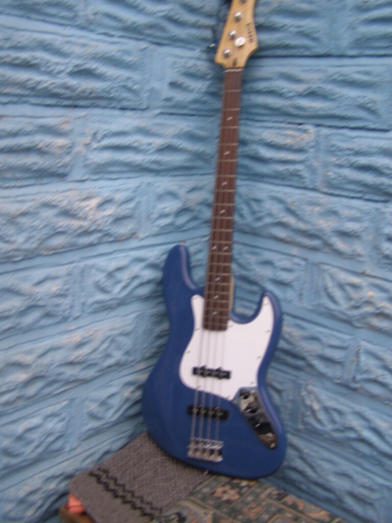 Marlin Jazz bass guitar (as new) colour blue in Bridgend Gumtree
