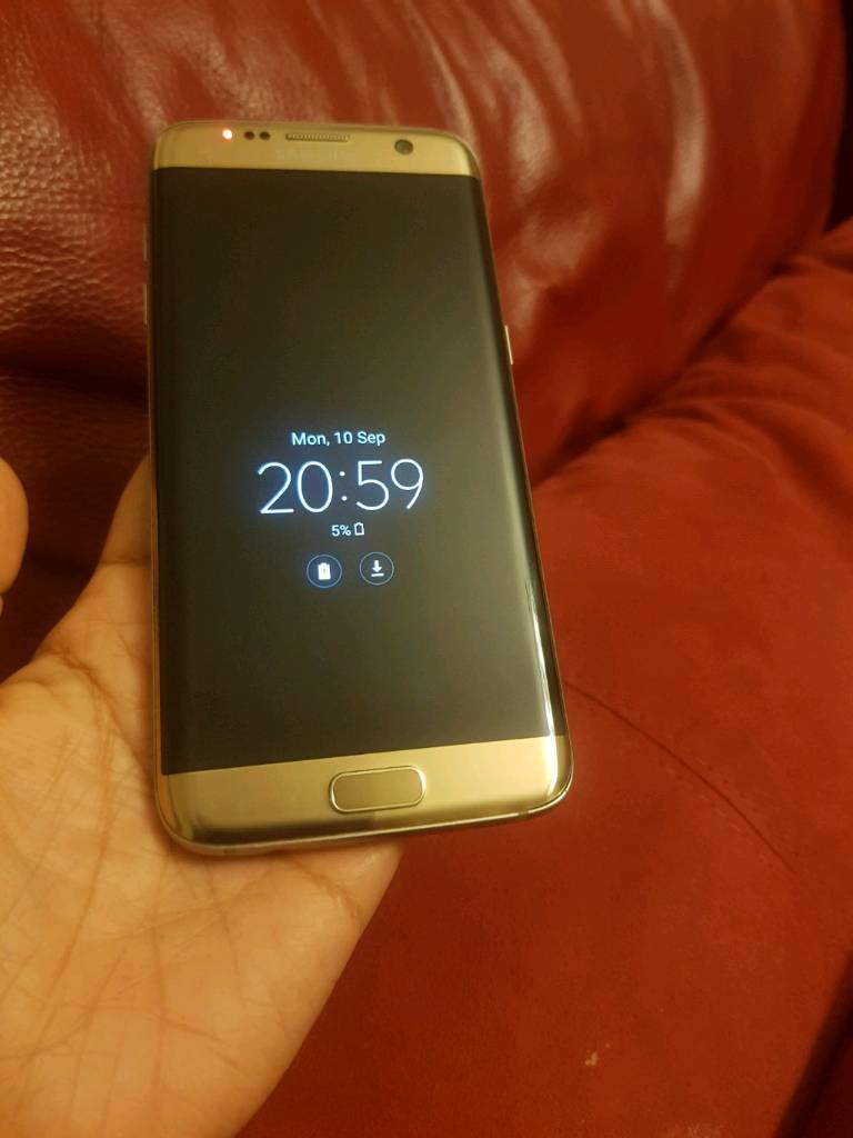 Samsung galaxy s7 edge gold Unlocked 32gb in Ladbroke Grove, London