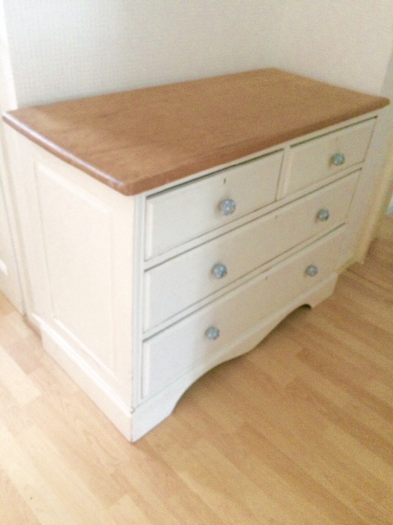 Shabby Chic Pine Chest Of Drawers With Lovely Ceramic Knobs And