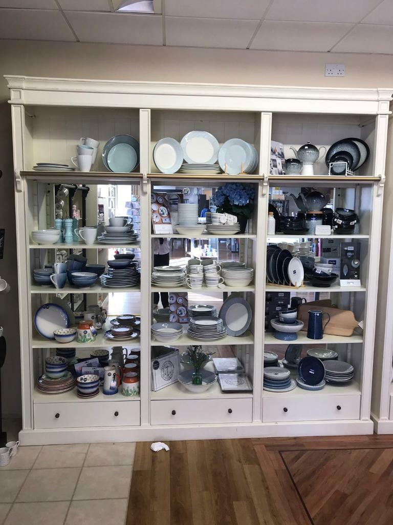 Shop Display Cabinets Cream 8ft X 8ft In Lurgan County