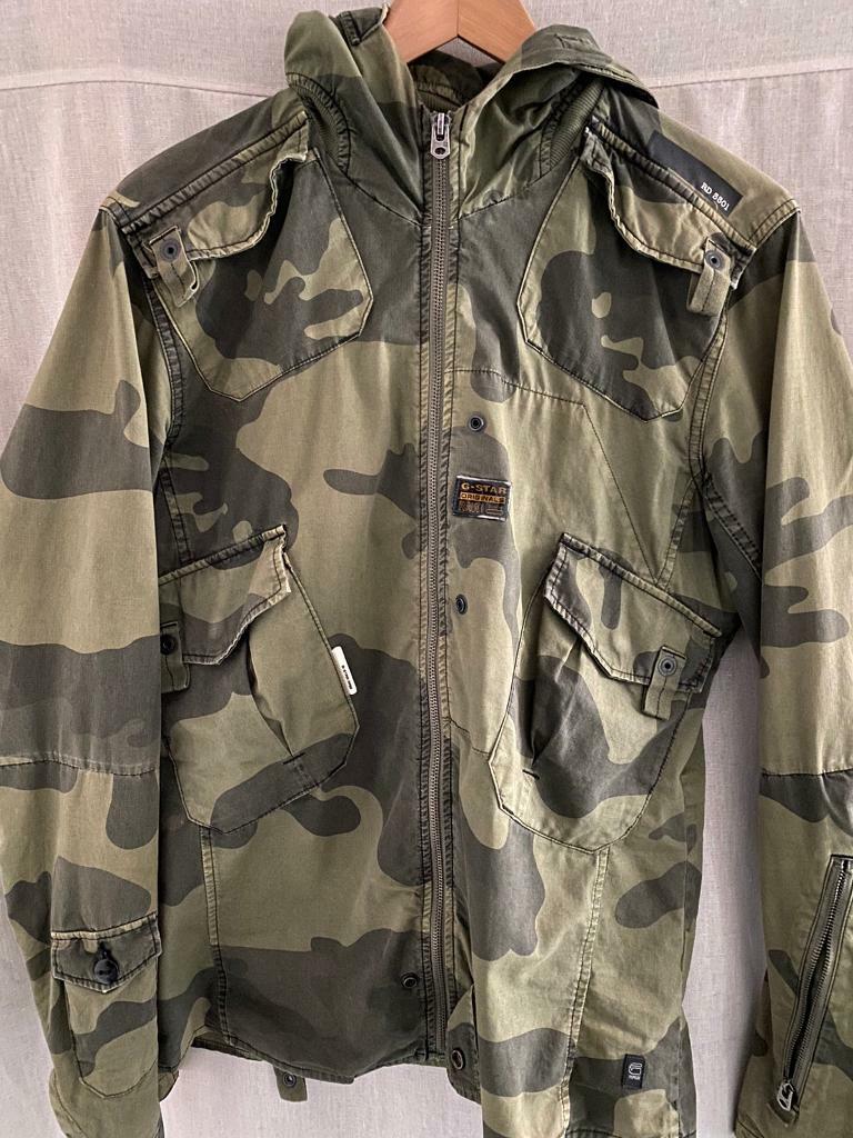 G Star Large camouflage fitted, styled jacket with hood. As new worn twice briefly only. | in 