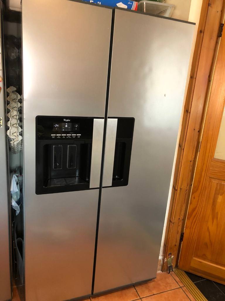 Whirlpool American Fridge Freezer with ice and water dispenser in