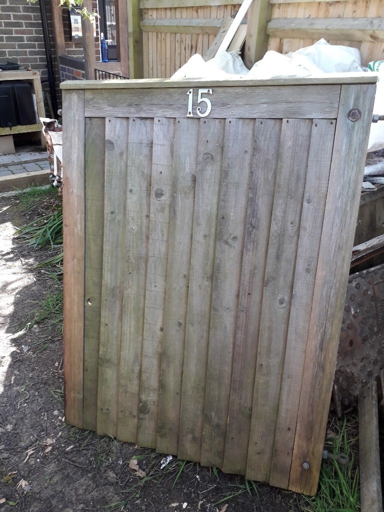 Solid wooden gate 3ft wide x 4ft high in Chichester, West Sussex