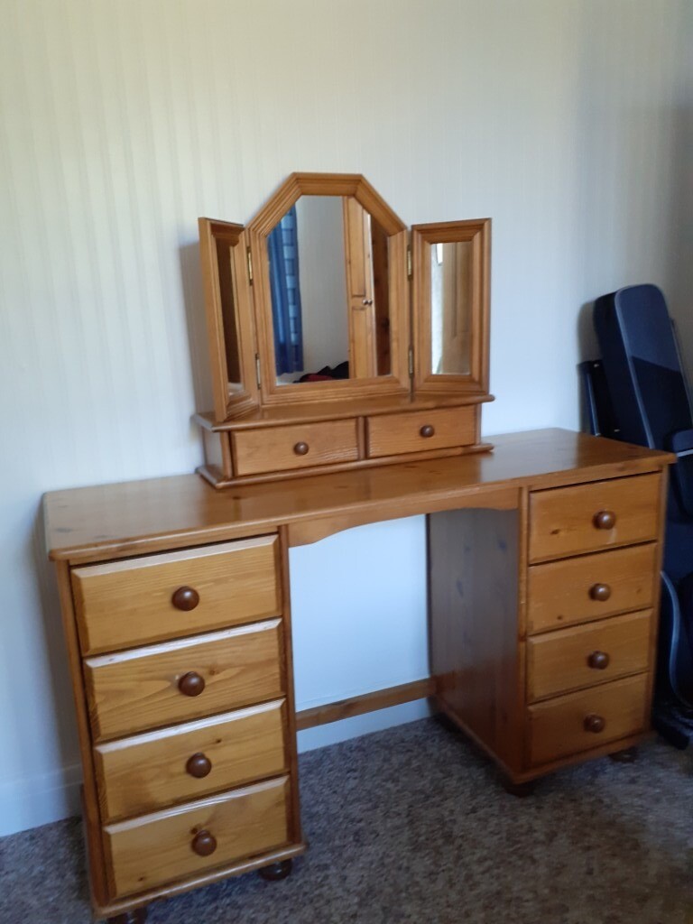 Hand made solid pine dressing table and three way mirror unit in Neath, Neath Port Talbot