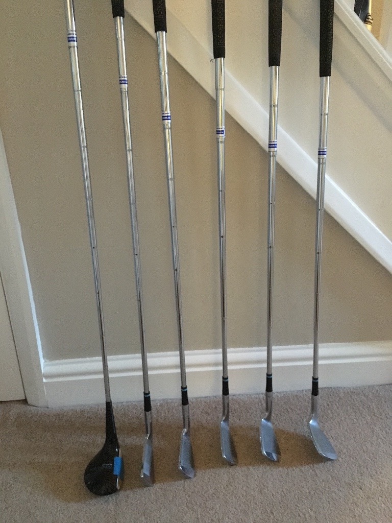 Vintage Dunlop Blue Flash half set golf clubs in Ruislip, London