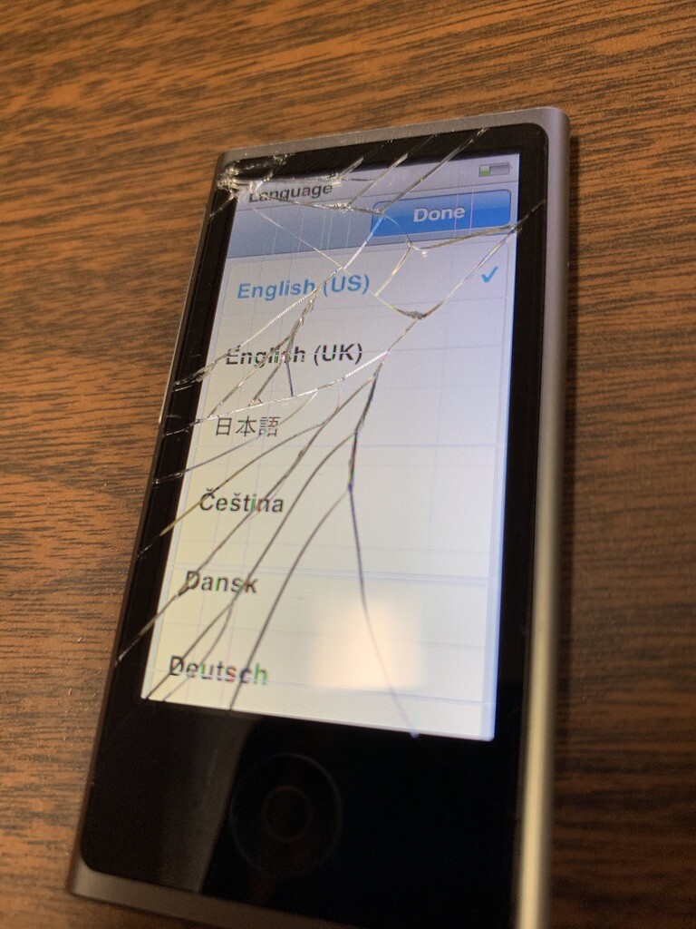 Apple iPod nano 7th Generation Space Gray (16 GB) Cracked Screen - Works