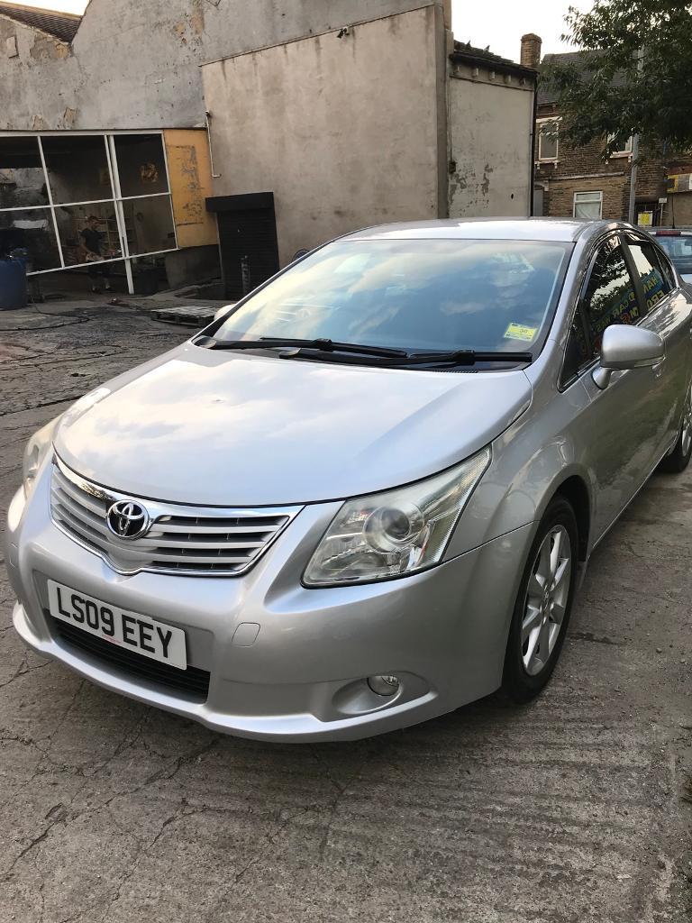 Toyota avensis 2009 универсал