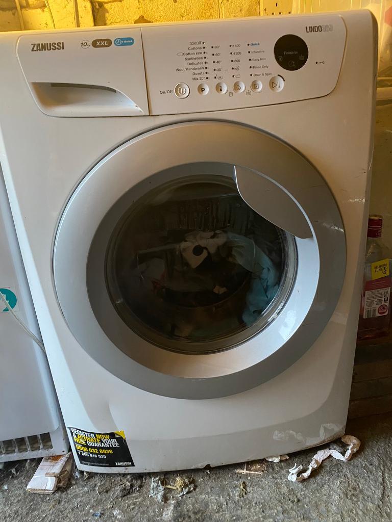 Lindo zanussi 300 XL drum washing machine 10kg load in Manchester Gumtree