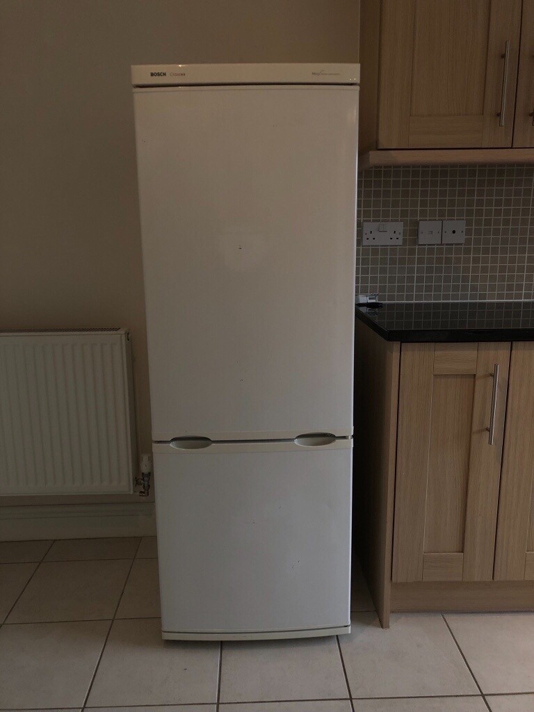 Bosch Classixx White fridge freezer for sale (used, in good condition