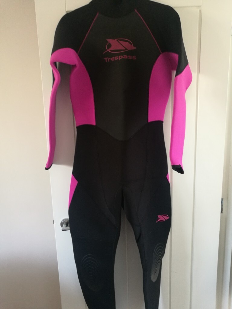Diving wetsuit ladies size 14/16 5mm thick in Newton Abbot, Devon