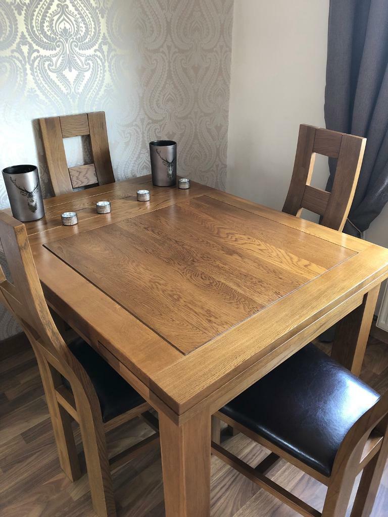 Oakland Furniture Oak extendable table with 4 chairs in Alloa