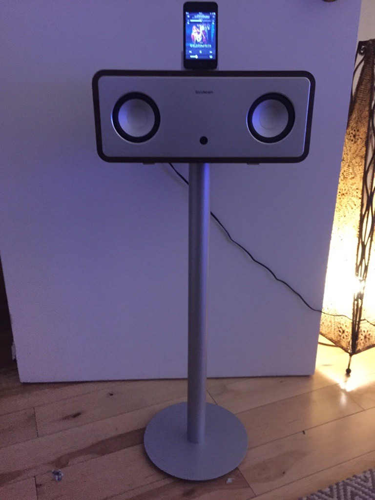 Sandstrom Bluetooth Speaker I Phone Pad Or Pod Compatible Stand Or Feet Mounted In St Georges Cross Glasgow Gumtree